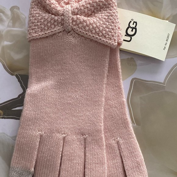 UGG Accessories Ugg Bow Wool Blend Tech Gloves Poshmark